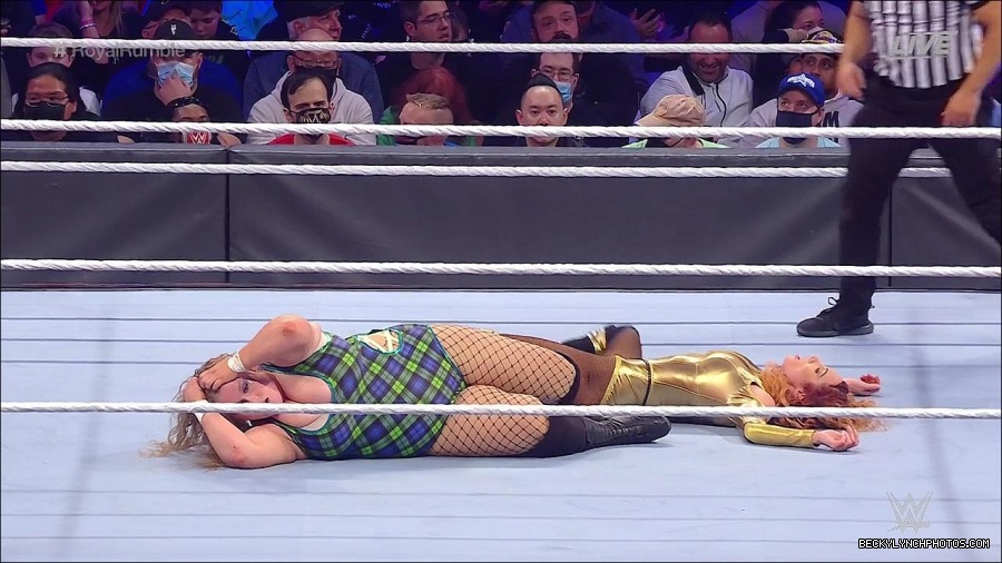 WWE_Royal_Rumble_2022_720p_WEB_h264-HEEL_mp4_007056444.jpg