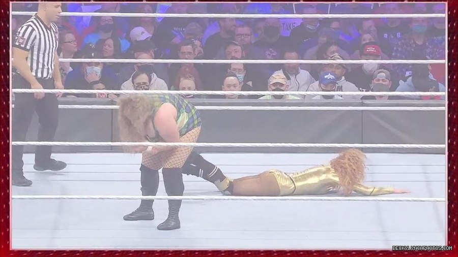 WWE_Royal_Rumble_2022_720p_WEB_h264-HEEL_mp4_007073644.jpg