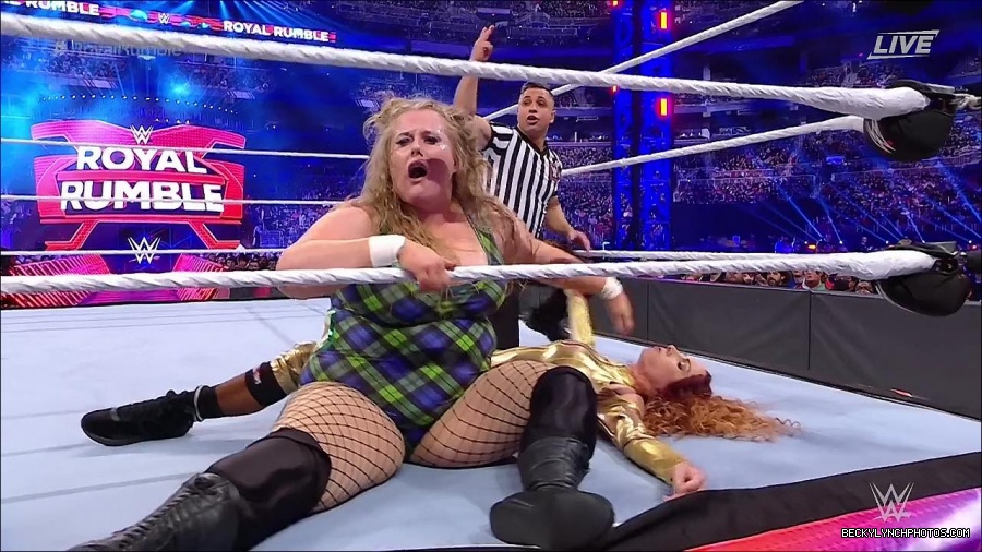 WWE_Royal_Rumble_2022_720p_WEB_h264-HEEL_mp4_007100044.jpg