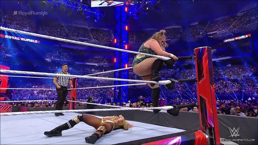 WWE_Royal_Rumble_2022_720p_WEB_h264-HEEL_mp4_007121644.jpg