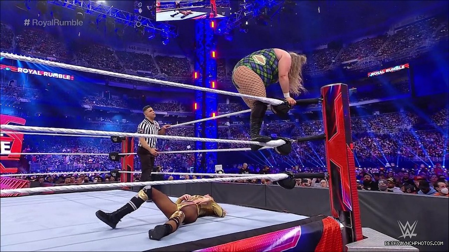 WWE_Royal_Rumble_2022_720p_WEB_h264-HEEL_mp4_007123244.jpg