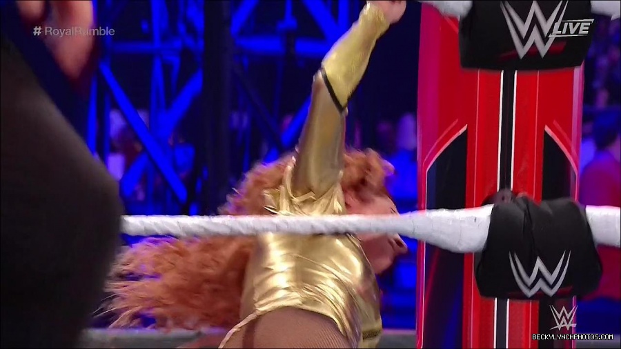 WWE_Royal_Rumble_2022_720p_WEB_h264-HEEL_mp4_007129644.jpg