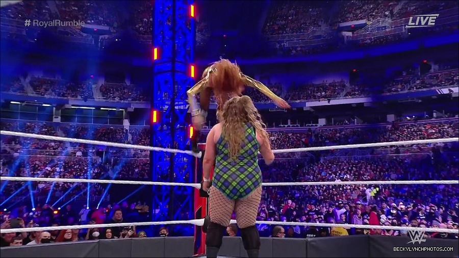 WWE_Royal_Rumble_2022_720p_WEB_h264-HEEL_mp4_007147244.jpg
