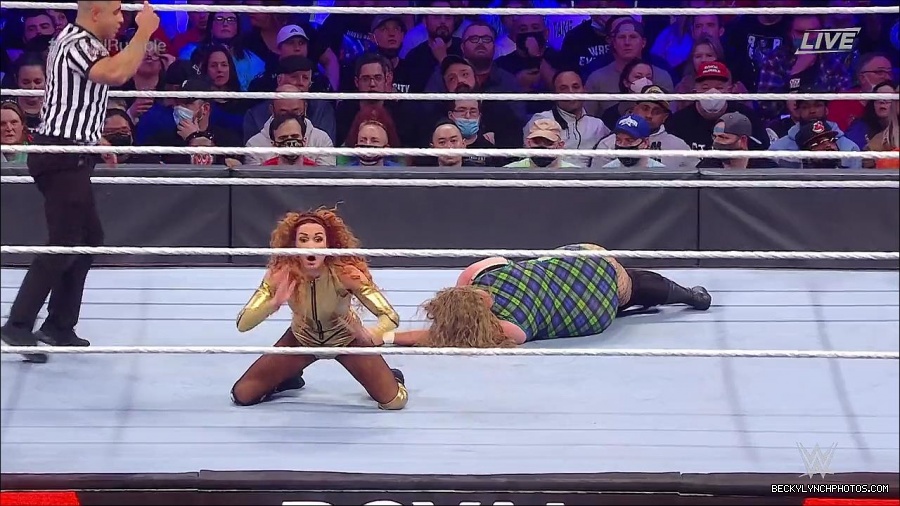 WWE_Royal_Rumble_2022_720p_WEB_h264-HEEL_mp4_007153244.jpg