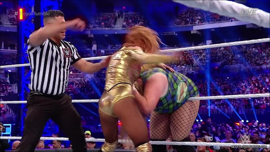WWE_Royal_Rumble_2022_720p_WEB_h264-HEEL_mp4_007188444.jpg