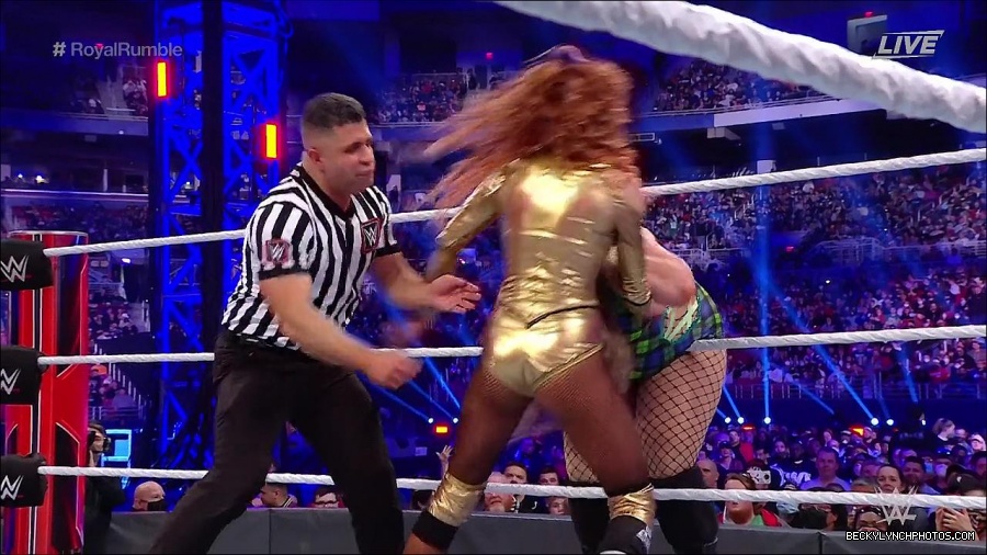 WWE_Royal_Rumble_2022_720p_WEB_h264-HEEL_mp4_007190444.jpg