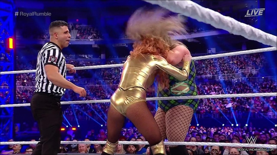 WWE_Royal_Rumble_2022_720p_WEB_h264-HEEL_mp4_007204444.jpg
