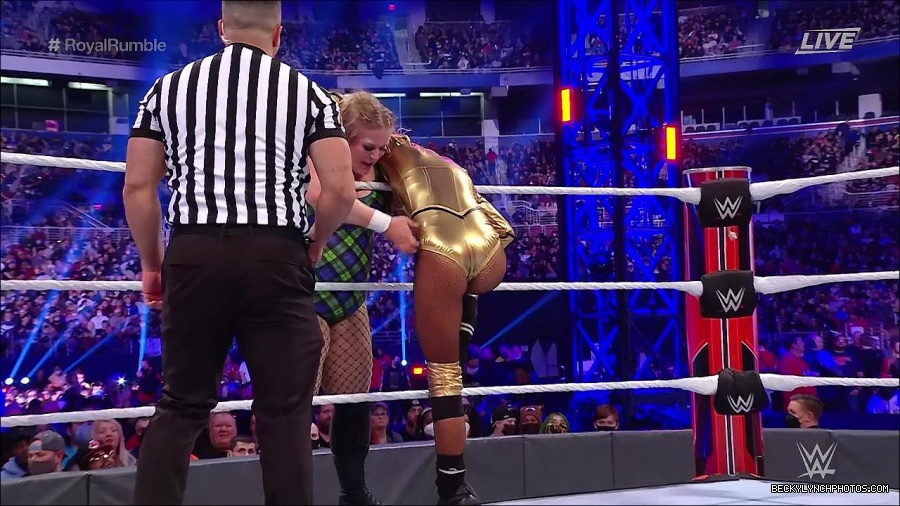 WWE_Royal_Rumble_2022_720p_WEB_h264-HEEL_mp4_007220044.jpg