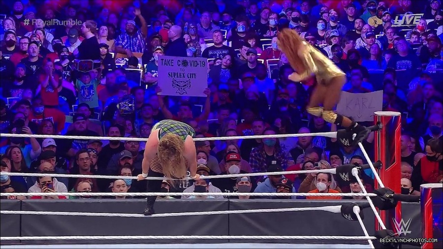 WWE_Royal_Rumble_2022_720p_WEB_h264-HEEL_mp4_007251644.jpg