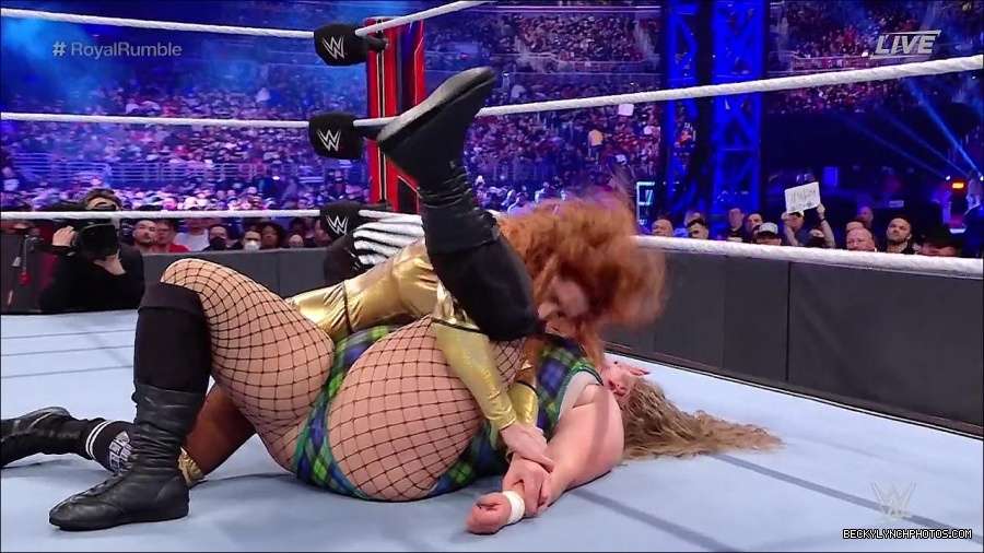 WWE_Royal_Rumble_2022_720p_WEB_h264-HEEL_mp4_007259644.jpg