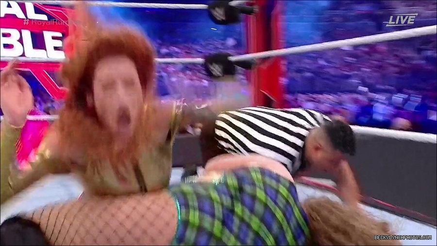 WWE_Royal_Rumble_2022_720p_WEB_h264-HEEL_mp4_007260444.jpg