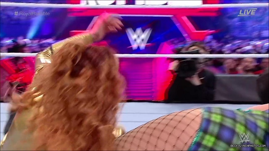 WWE_Royal_Rumble_2022_720p_WEB_h264-HEEL_mp4_007261244.jpg