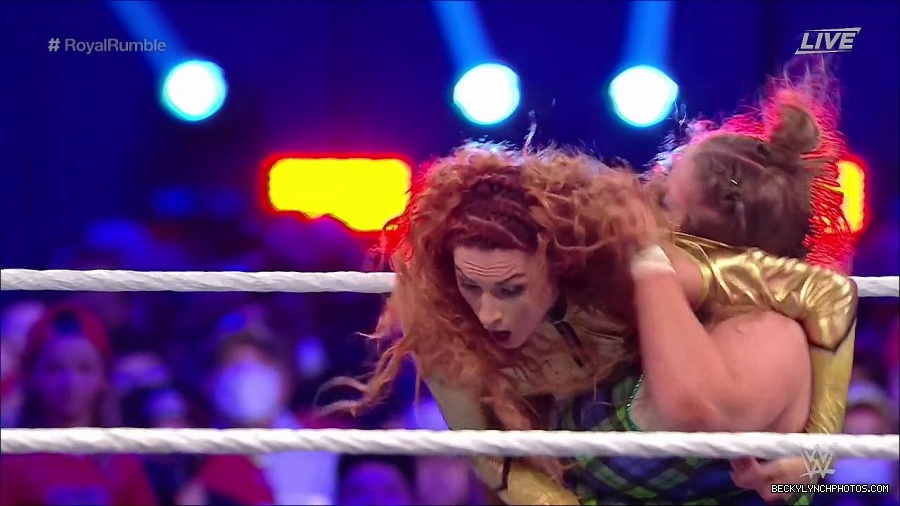 WWE_Royal_Rumble_2022_720p_WEB_h264-HEEL_mp4_007292844.jpg