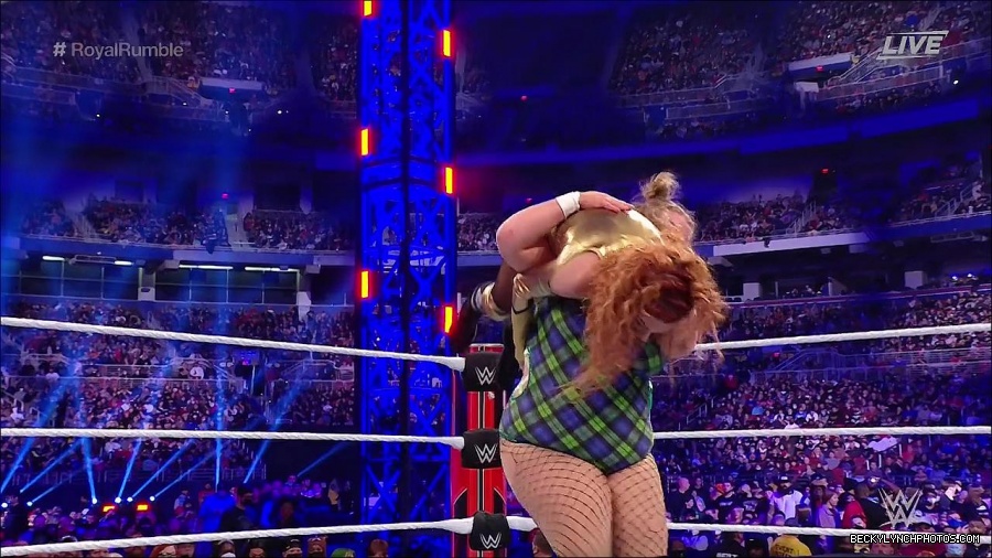 WWE_Royal_Rumble_2022_720p_WEB_h264-HEEL_mp4_007294044.jpg