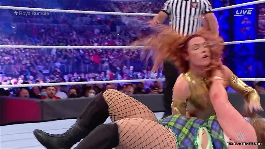 WWE_Royal_Rumble_2022_720p_WEB_h264-HEEL_mp4_007295244.jpg