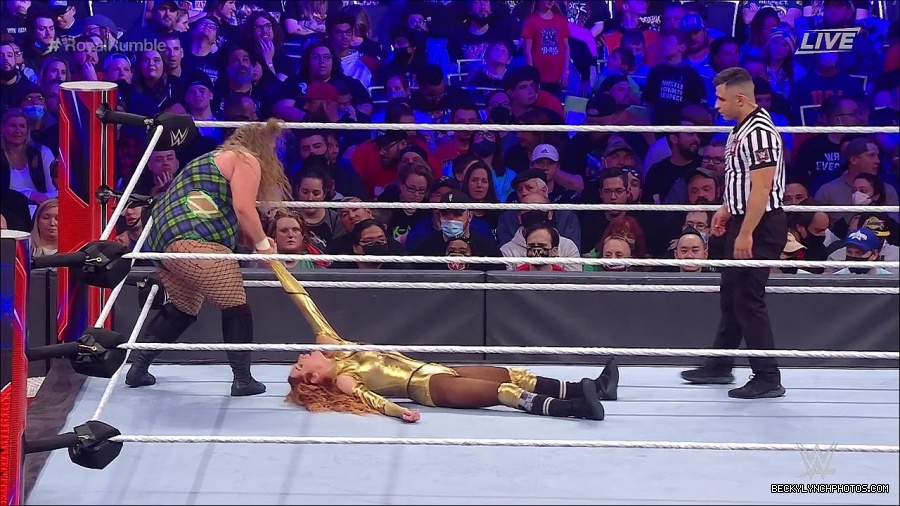 WWE_Royal_Rumble_2022_720p_WEB_h264-HEEL_mp4_007320044.jpg