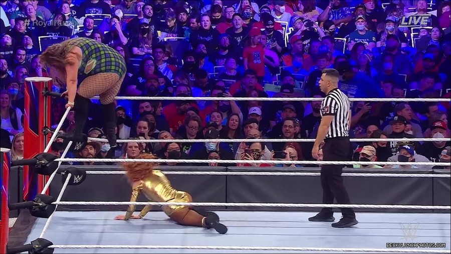 WWE_Royal_Rumble_2022_720p_WEB_h264-HEEL_mp4_007324044.jpg