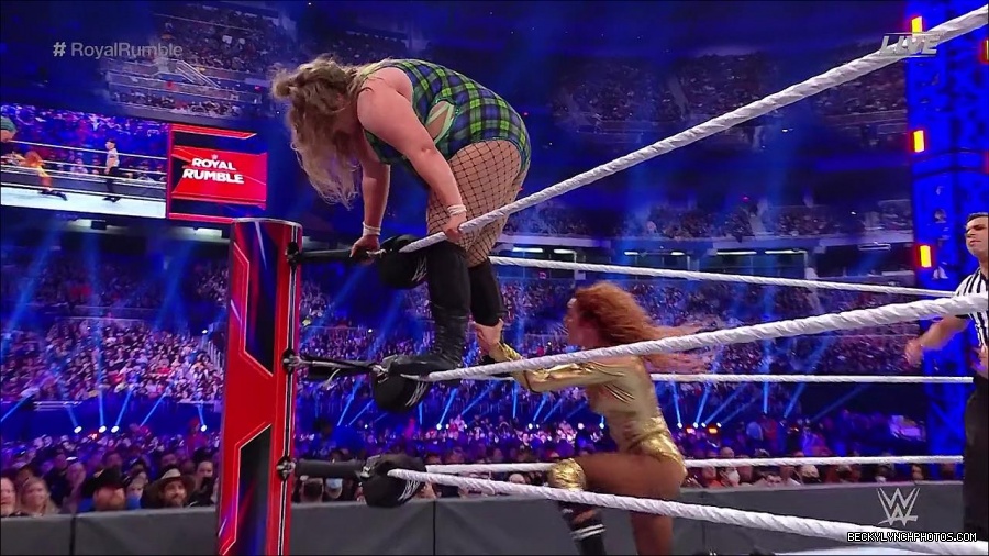 WWE_Royal_Rumble_2022_720p_WEB_h264-HEEL_mp4_007324844.jpg