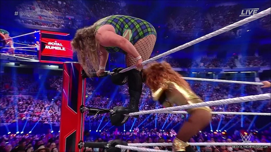 WWE_Royal_Rumble_2022_720p_WEB_h264-HEEL_mp4_007326444.jpg