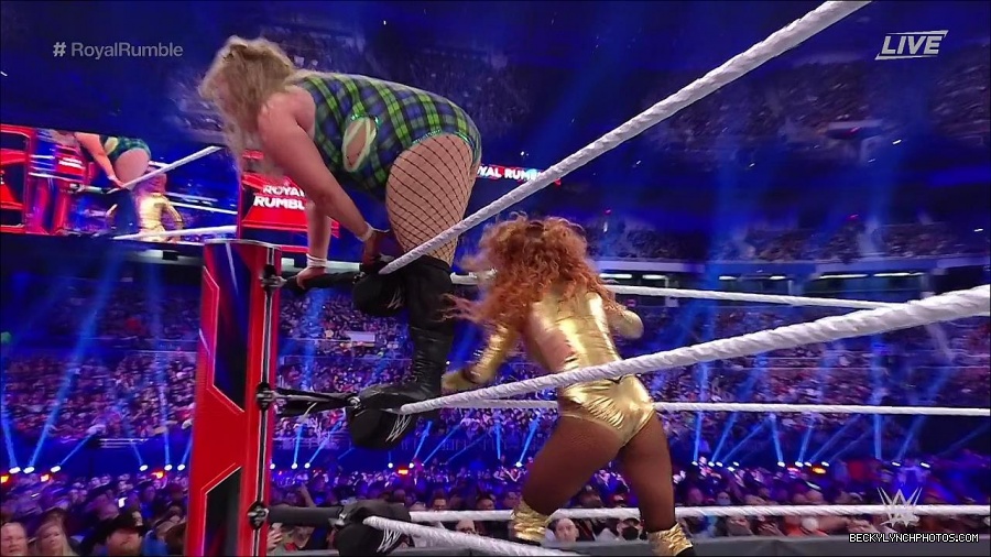 WWE_Royal_Rumble_2022_720p_WEB_h264-HEEL_mp4_007330044.jpg