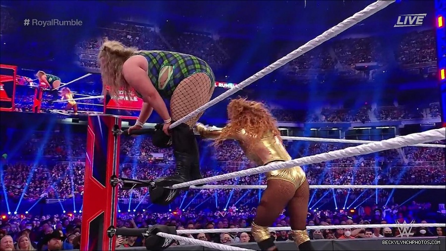 WWE_Royal_Rumble_2022_720p_WEB_h264-HEEL_mp4_007330444.jpg