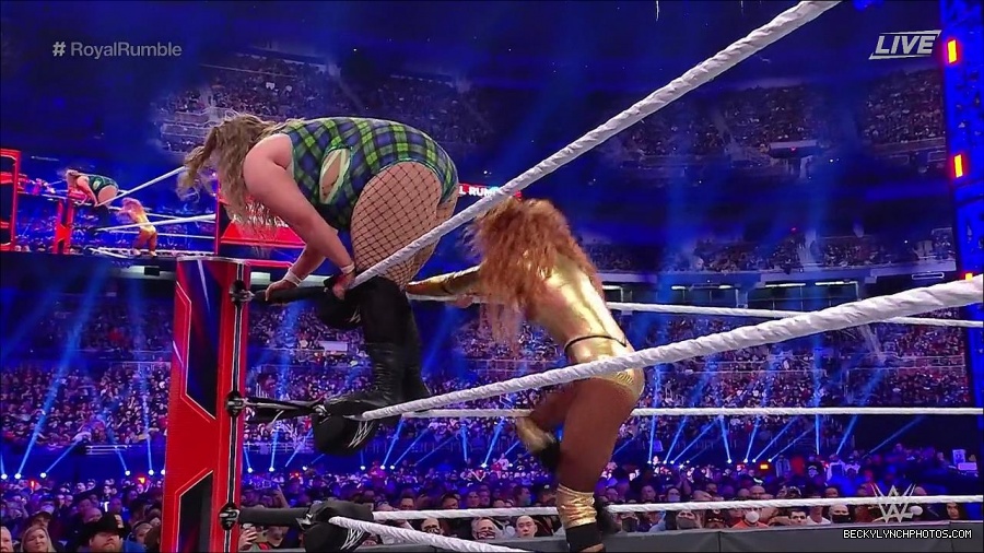 WWE_Royal_Rumble_2022_720p_WEB_h264-HEEL_mp4_007330844.jpg