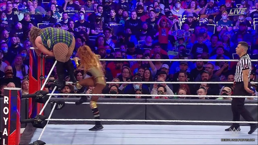 WWE_Royal_Rumble_2022_720p_WEB_h264-HEEL_mp4_007331244.jpg