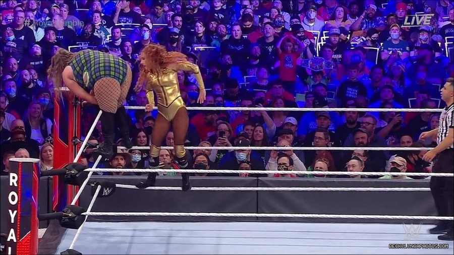 WWE_Royal_Rumble_2022_720p_WEB_h264-HEEL_mp4_007331644.jpg