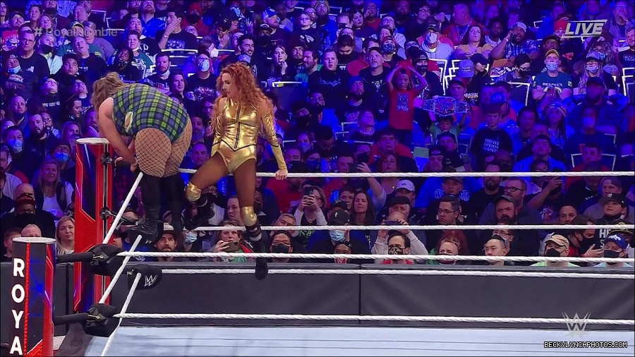 WWE_Royal_Rumble_2022_720p_WEB_h264-HEEL_mp4_007332511.jpg