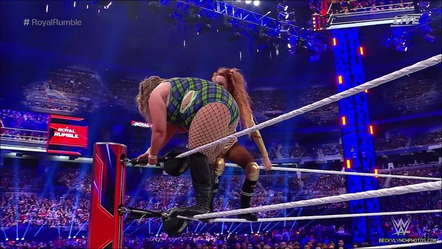 WWE_Royal_Rumble_2022_720p_WEB_h264-HEEL_mp4_007333711.jpg