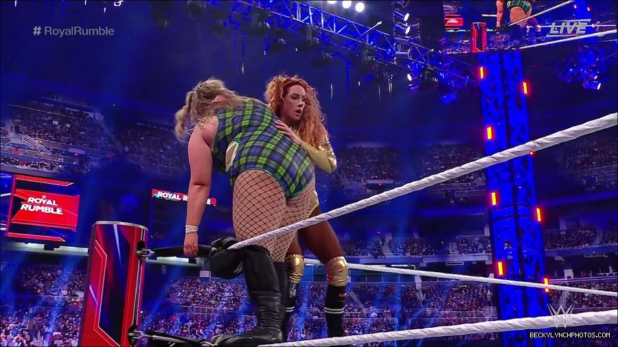 WWE_Royal_Rumble_2022_720p_WEB_h264-HEEL_mp4_007335311.jpg