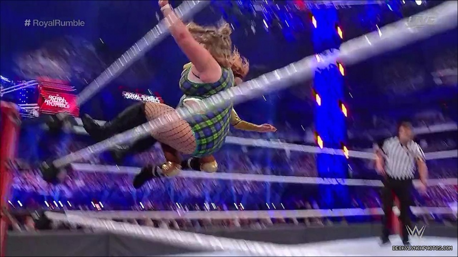 WWE_Royal_Rumble_2022_720p_WEB_h264-HEEL_mp4_007337311.jpg