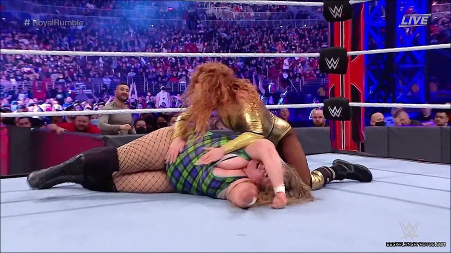 WWE_Royal_Rumble_2022_720p_WEB_h264-HEEL_mp4_007338911.jpg