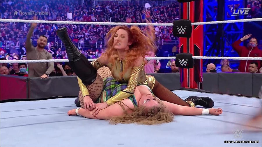 WWE_Royal_Rumble_2022_720p_WEB_h264-HEEL_mp4_007342111.jpg