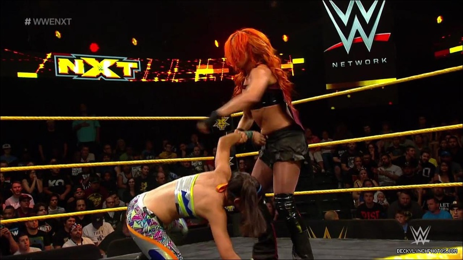 WWE_NXT21_mp4_002628600.jpg
