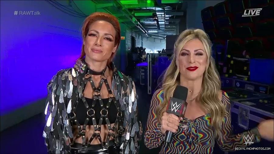 WWE_Raw_Talk_2022_05_30_720p_WEB_h264-HEEL_mp4_000830588.jpg