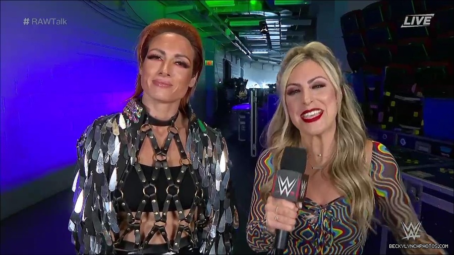 WWE_Raw_Talk_2022_05_30_720p_WEB_h264-HEEL_mp4_000830988.jpg
