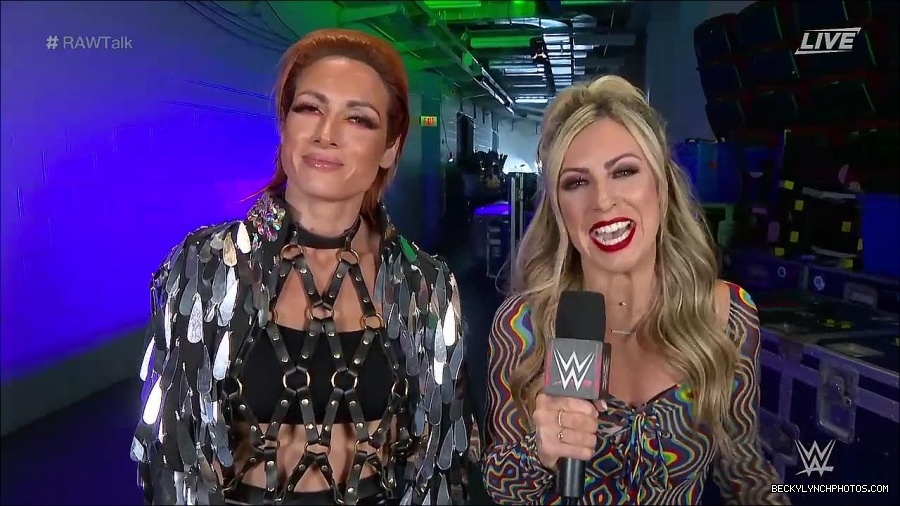 WWE_Raw_Talk_2022_05_30_720p_WEB_h264-HEEL_mp4_000831388.jpg