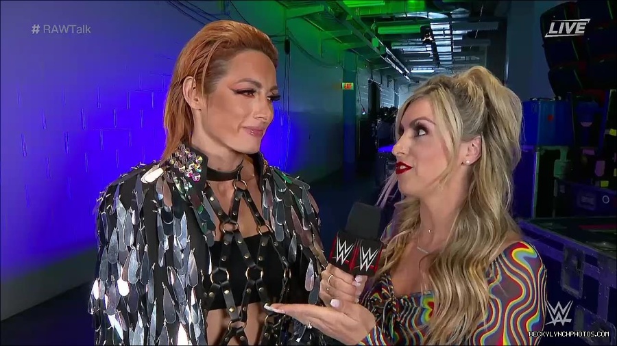 WWE_Raw_Talk_2022_05_30_720p_WEB_h264-HEEL_mp4_000840588.jpg