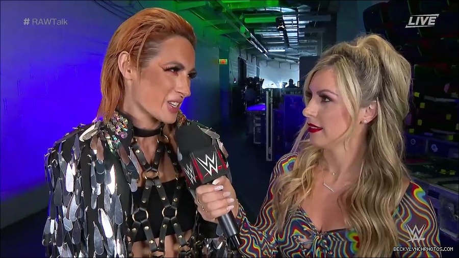 WWE_Raw_Talk_2022_05_30_720p_WEB_h264-HEEL_mp4_000851388.jpg