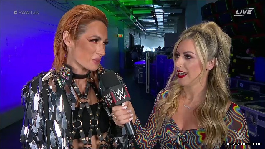 WWE_Raw_Talk_2022_05_30_720p_WEB_h264-HEEL_mp4_000852588.jpg