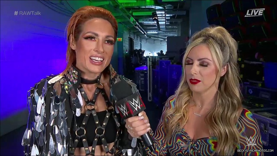 WWE_Raw_Talk_2022_05_30_720p_WEB_h264-HEEL_mp4_000854188.jpg