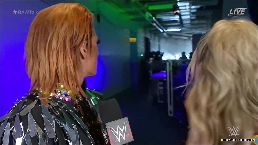 WWE_Raw_Talk_2022_05_30_720p_WEB_h264-HEEL_mp4_000873388.jpg
