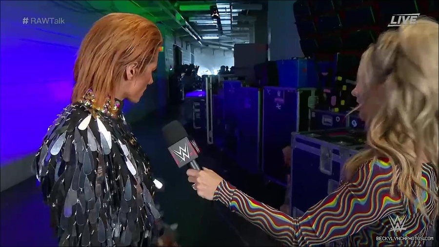 WWE_Raw_Talk_2022_05_30_720p_WEB_h264-HEEL_mp4_000882588.jpg