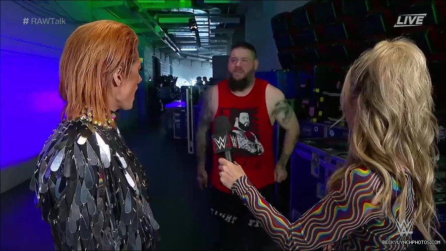 WWE_Raw_Talk_2022_05_30_720p_WEB_h264-HEEL_mp4_000886588.jpg