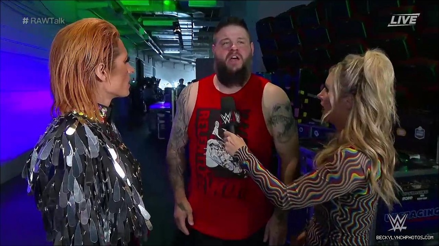 WWE_Raw_Talk_2022_05_30_720p_WEB_h264-HEEL_mp4_000887788.jpg