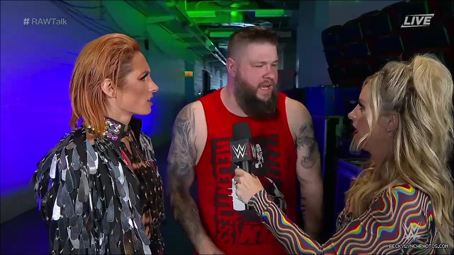 WWE_Raw_Talk_2022_05_30_720p_WEB_h264-HEEL_mp4_000888588.jpg