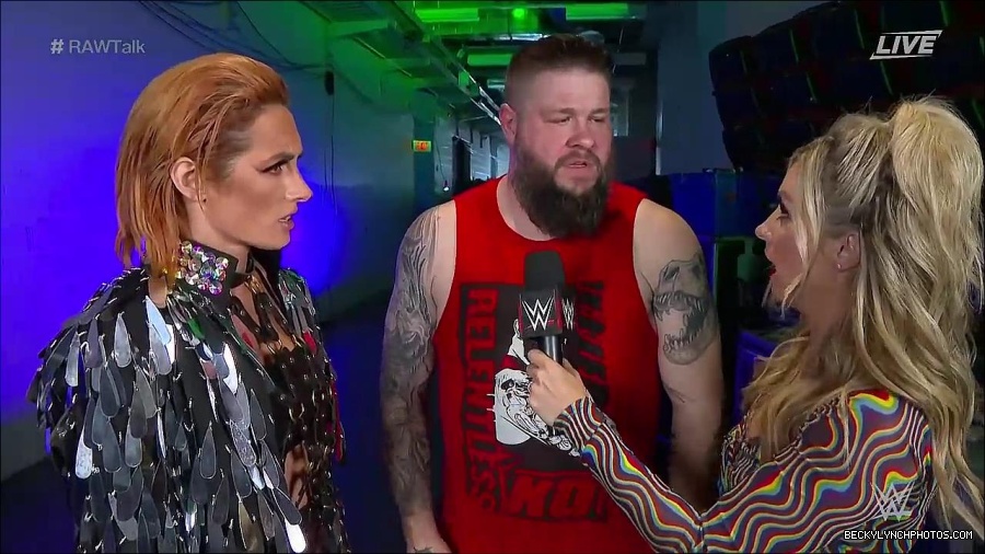 WWE_Raw_Talk_2022_05_30_720p_WEB_h264-HEEL_mp4_000889388.jpg