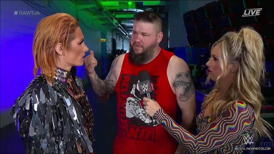 WWE_Raw_Talk_2022_05_30_720p_WEB_h264-HEEL_mp4_000890188.jpg