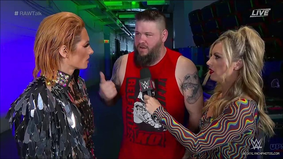 WWE_Raw_Talk_2022_05_30_720p_WEB_h264-HEEL_mp4_000890988.jpg